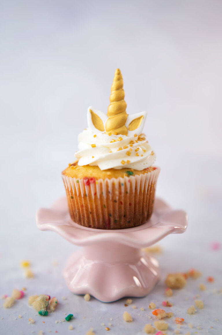 Easy Unicorn Cupcakes with Simple cupcake decorating