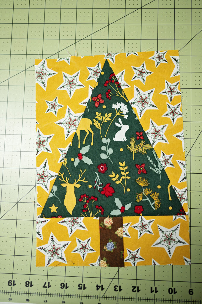 a quilt block that looks like a tree