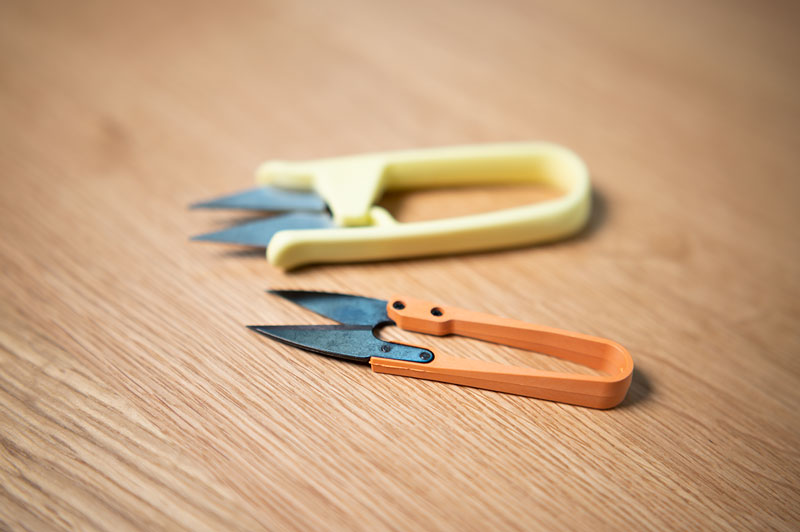 two kinds of thread snips